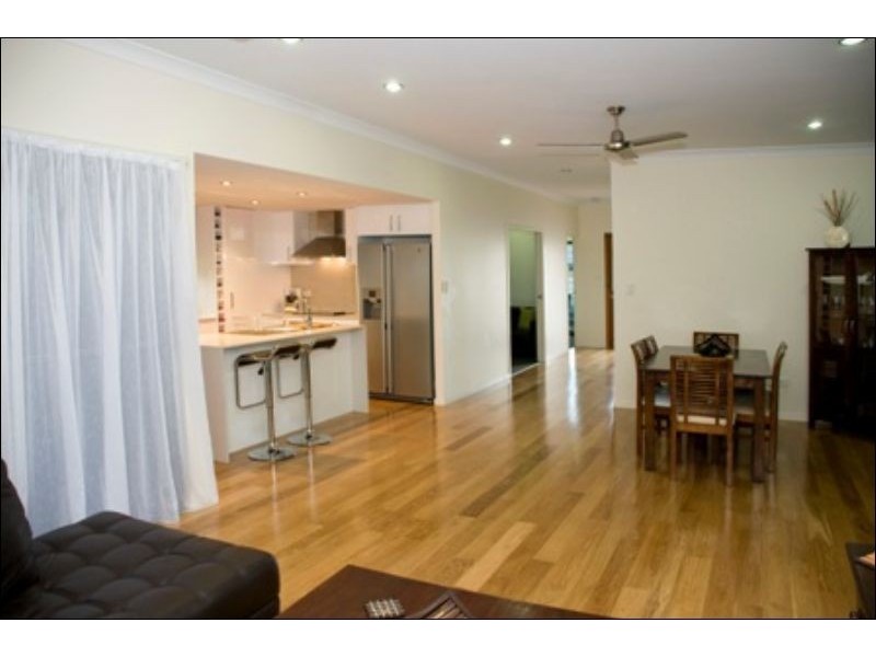 15 Vidar Crescent, Ooralea QLD 4740