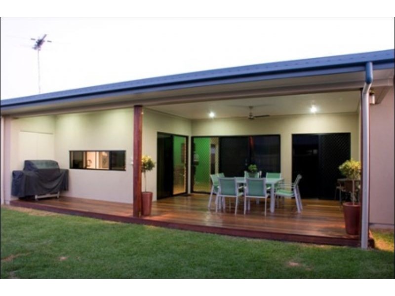 15 Vidar Crescent, Ooralea QLD 4740