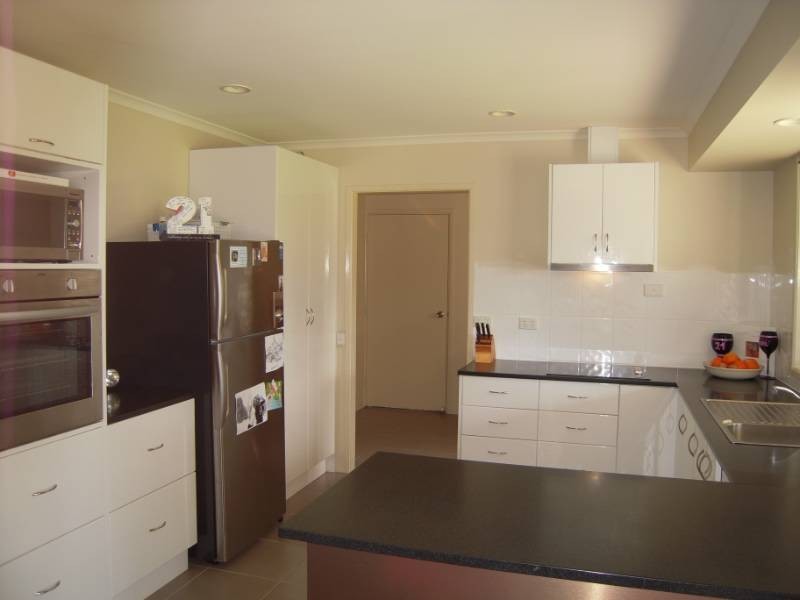 98 Broomdykes Drive, Beaconsfield QLD 4740
