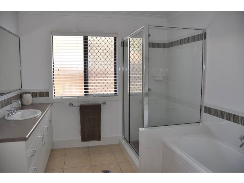47 Frank Cowley Drive, Glenella QLD 4740