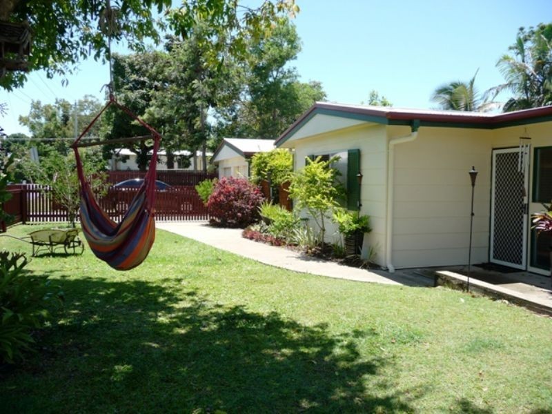 1  Fisher Street, Bucasia QLD 4750
