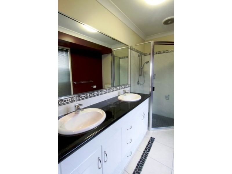 24 Kiwi Court, Ooralea QLD 4740