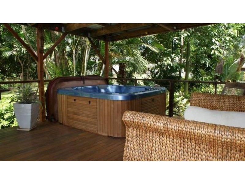 11 Armstrong Beach Road, Armstrong Beach QLD 4737