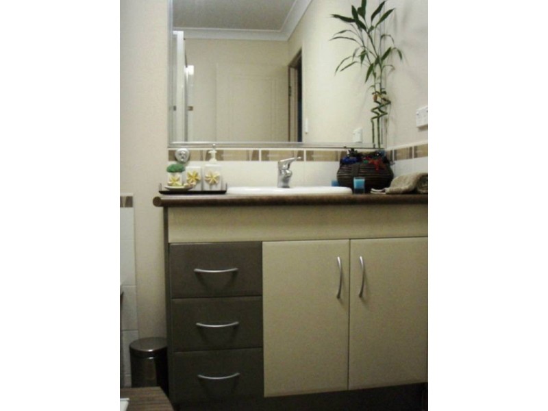 6 Joseph Crt, Glenella QLD 4740