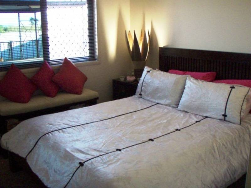 6 Joseph Crt, Glenella QLD 4740