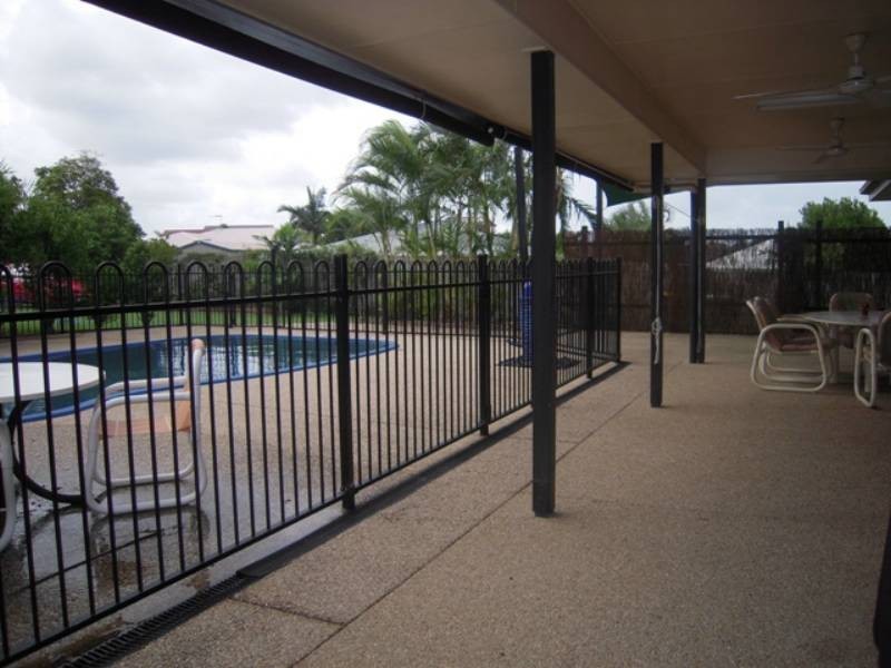 4 Murray Close, Rural View QLD 4740
