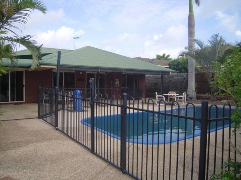 4 Murray Close, Rural View QLD 4740