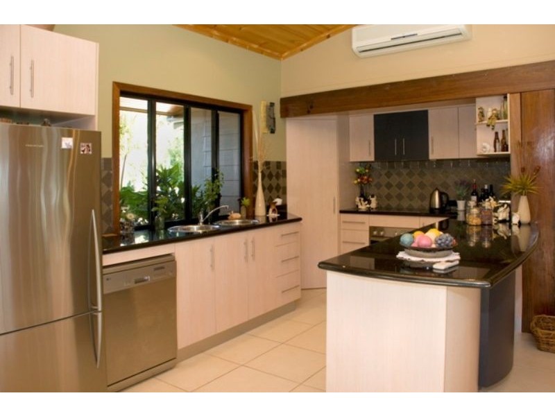 2 Ocean Avenue, Slade Point QLD 4740