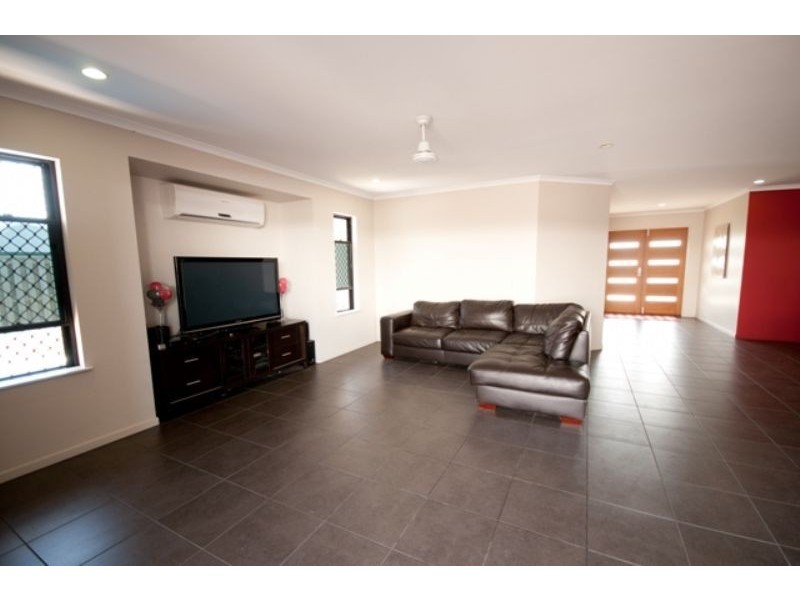 1 Mida Lane, Ooralea QLD 4740
