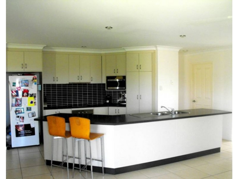 4 Carlow Close, Rural View QLD 4740