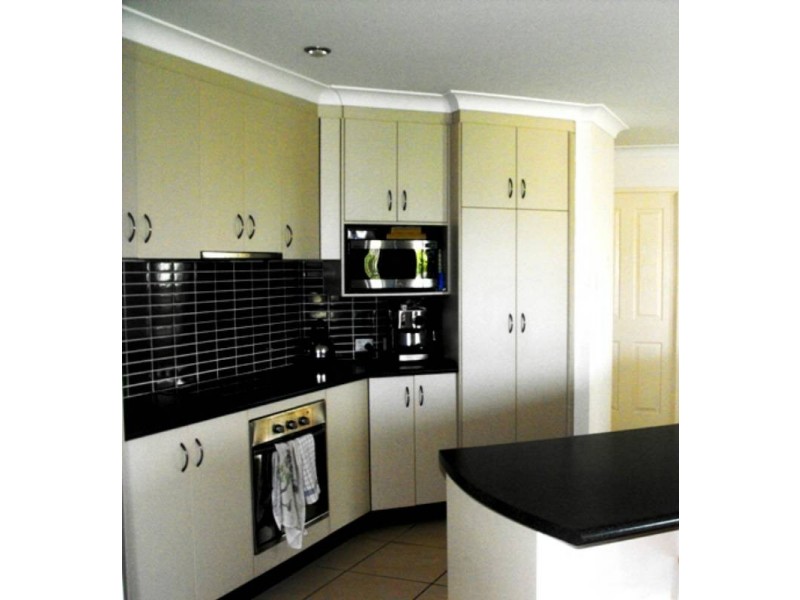 4 Carlow Close, Rural View QLD 4740