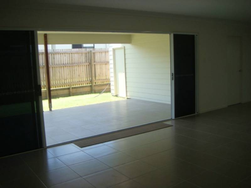 6 Sonoran Street, Rural View QLD 4740