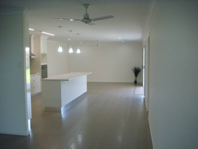 6 Sonoran Street, Rural View QLD 4740