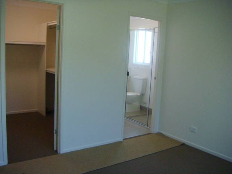 6 Sonoran Street, Rural View QLD 4740