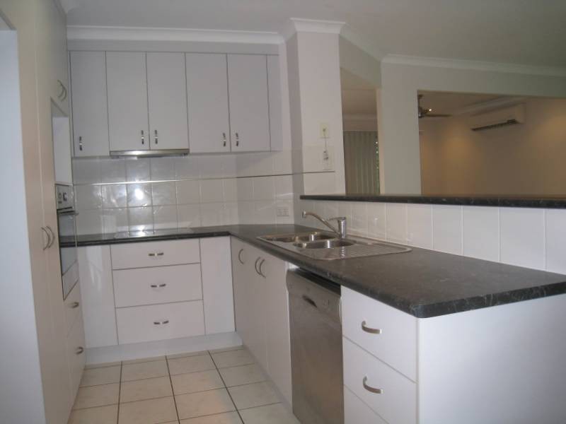 18 Sunseeker Court, Blacks Beach QLD 4740