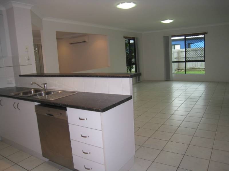 18 Sunseeker Court, Blacks Beach QLD 4740