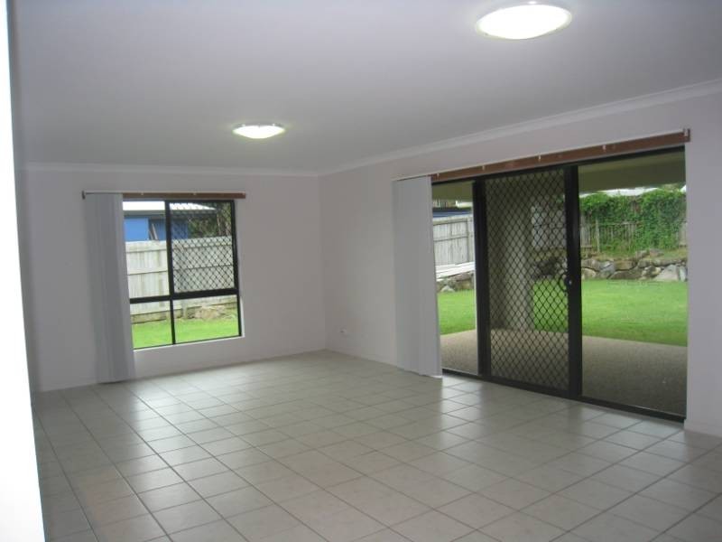 18 Sunseeker Court, Blacks Beach QLD 4740