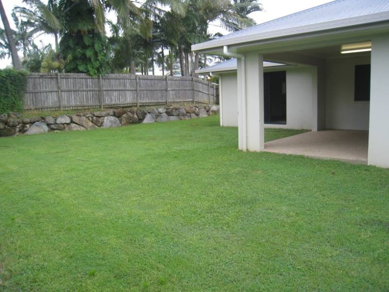 18 Sunseeker Court, Blacks Beach QLD 4740