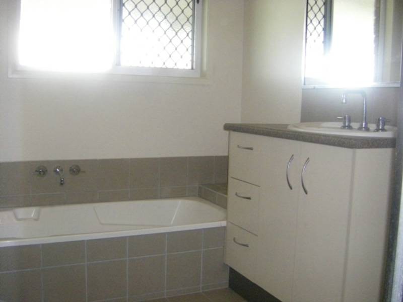 67 Bradman Drive, Glenella QLD 4740