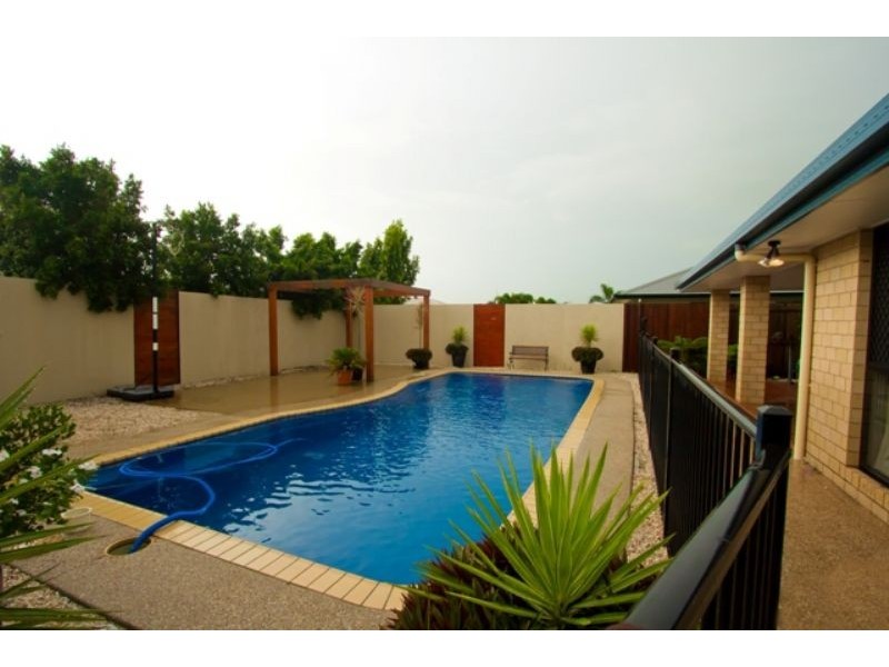 24 Cutfield Street, Glenella QLD 4740