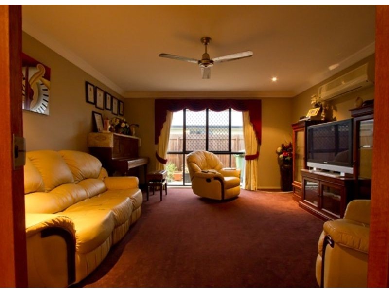 24 Cutfield Street, Glenella QLD 4740