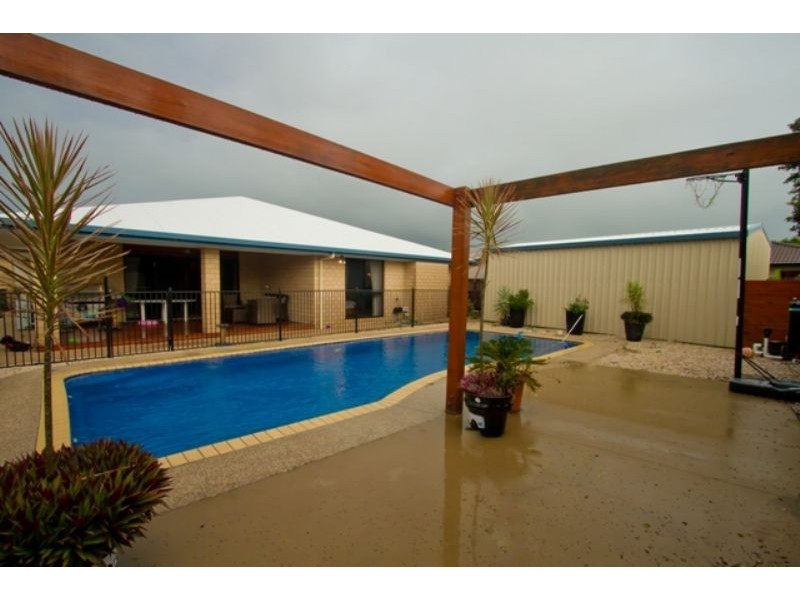 24 Cutfield Street, Glenella QLD 4740