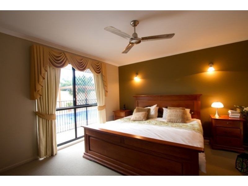 24 Cutfield Street, Glenella QLD 4740