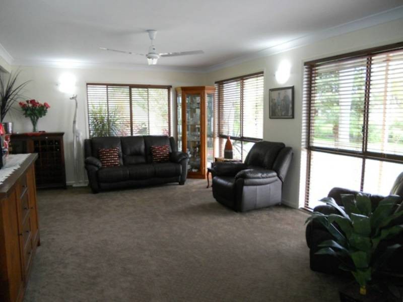 27 Sweeney Court, Glenella QLD 4740