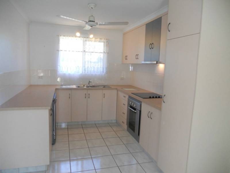 Unit 2/18 Hume Street, West Mackay QLD 4740