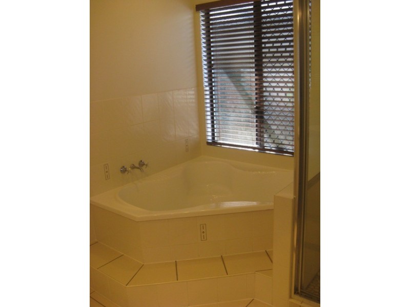 28 Sailway Drive, Eimeo QLD 4740