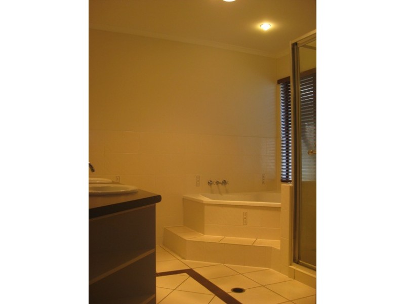 28 Sailway Drive, Eimeo QLD 4740