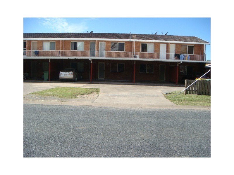 4/221 Evan Street, South Mackay QLD 4740