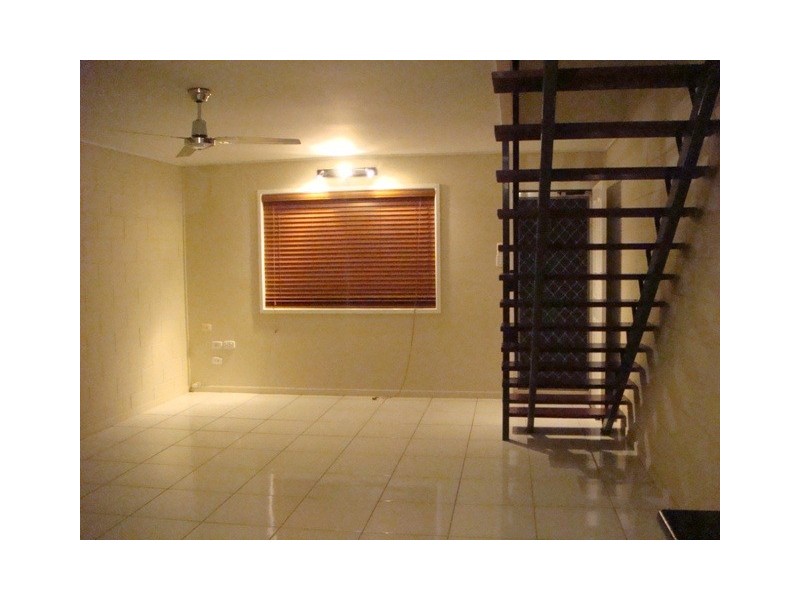 4/221 Evan Street, South Mackay QLD 4740