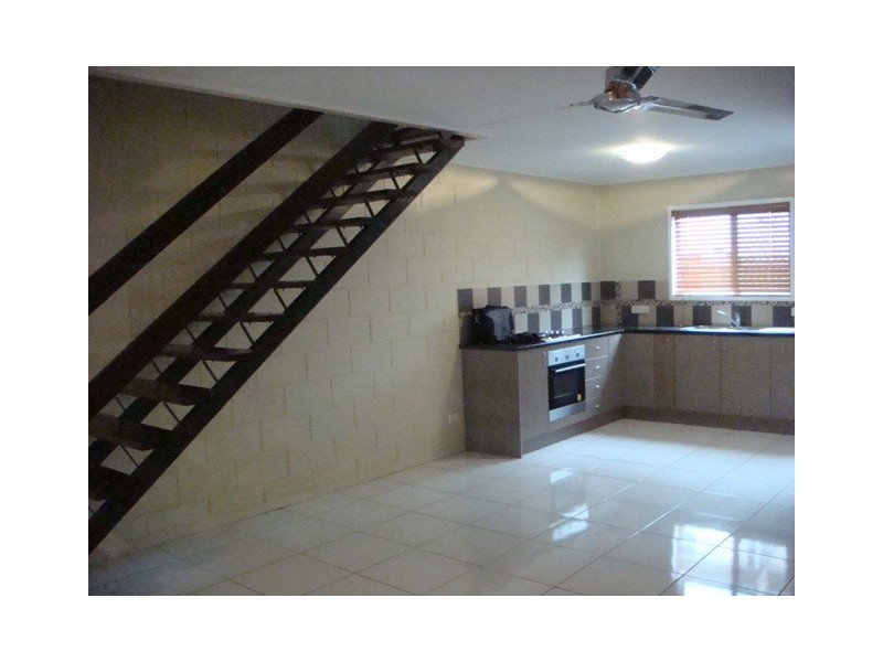 4/221 Evan Street, South Mackay QLD 4740