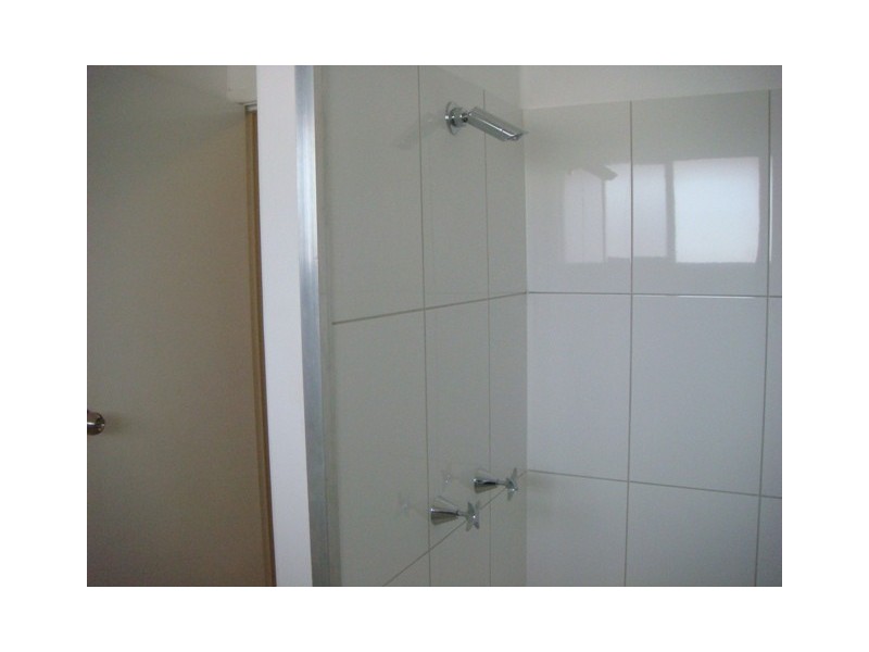 4/221 Evan Street, South Mackay QLD 4740
