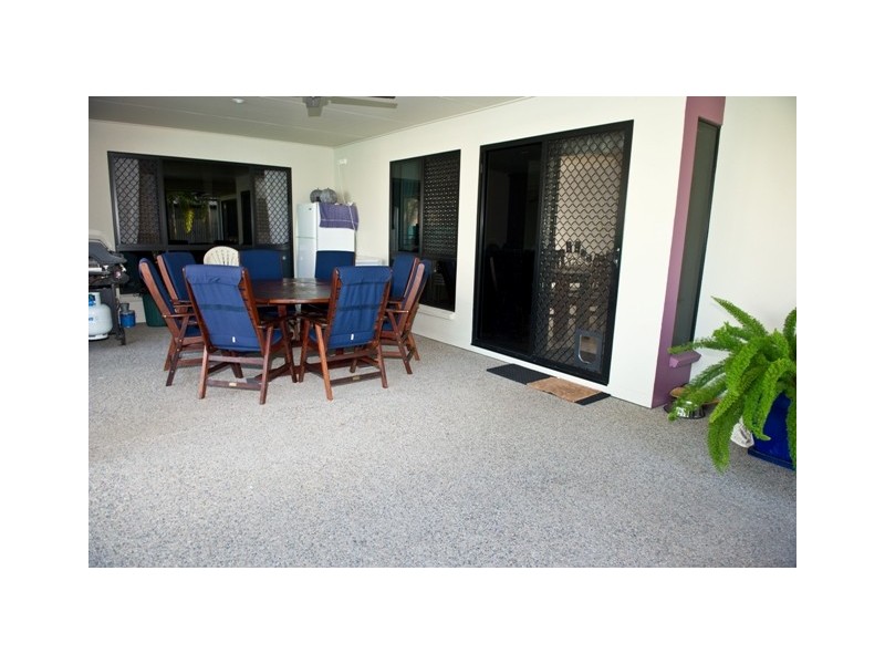 10 Cutfield Street, Glenella QLD 4740