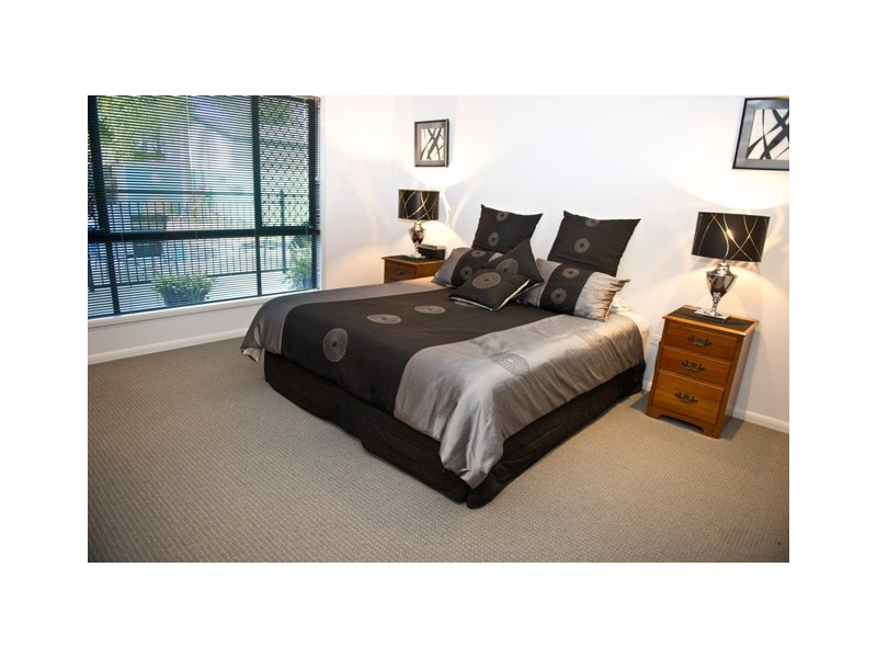 10 Cutfield Street, Glenella QLD 4740