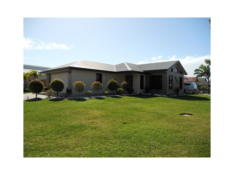 2 Leura Court, Glenella QLD 4740