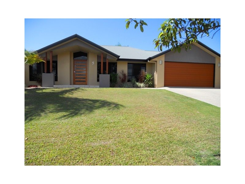 5 Tribute Court, Glenella QLD 4740
