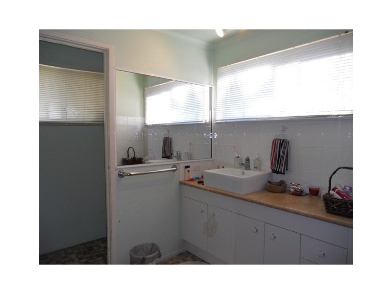 19 Campbell Street, Andergrove QLD 4740