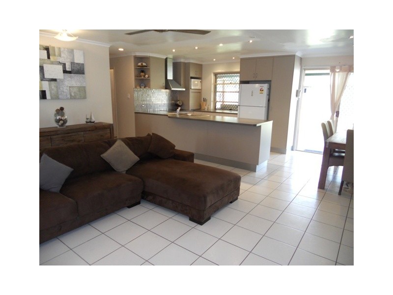 32 Broomdykes Drive, Beaconsfield QLD 4740