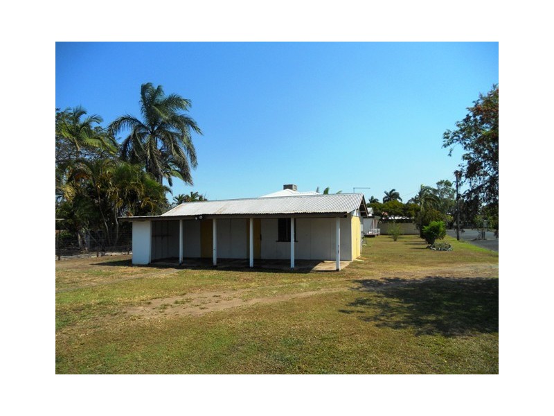 15 Keith Hamilton Street, West Mackay QLD 4740