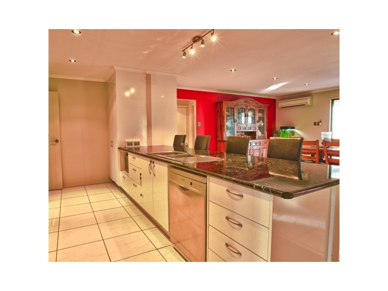 11 Wheeler Drive, Glenella QLD 4740