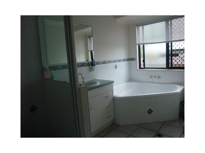 8 Salmon  Court, Andergrove QLD 4740