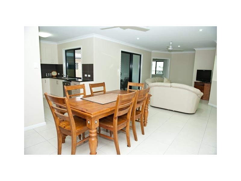 42 Hangan Street, Bucasia QLD 4750