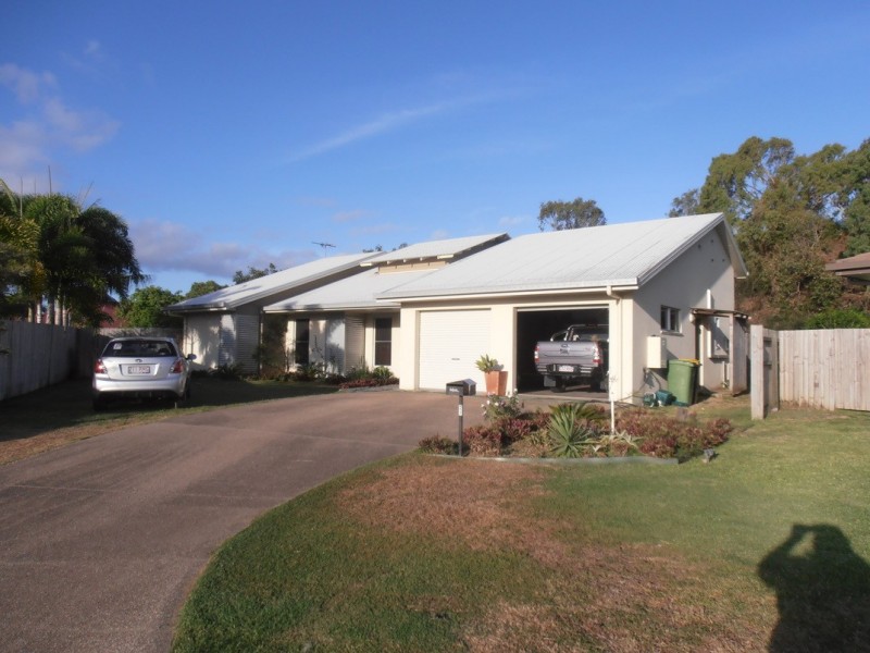 27 Beachside Place, Shoal Point QLD 4750