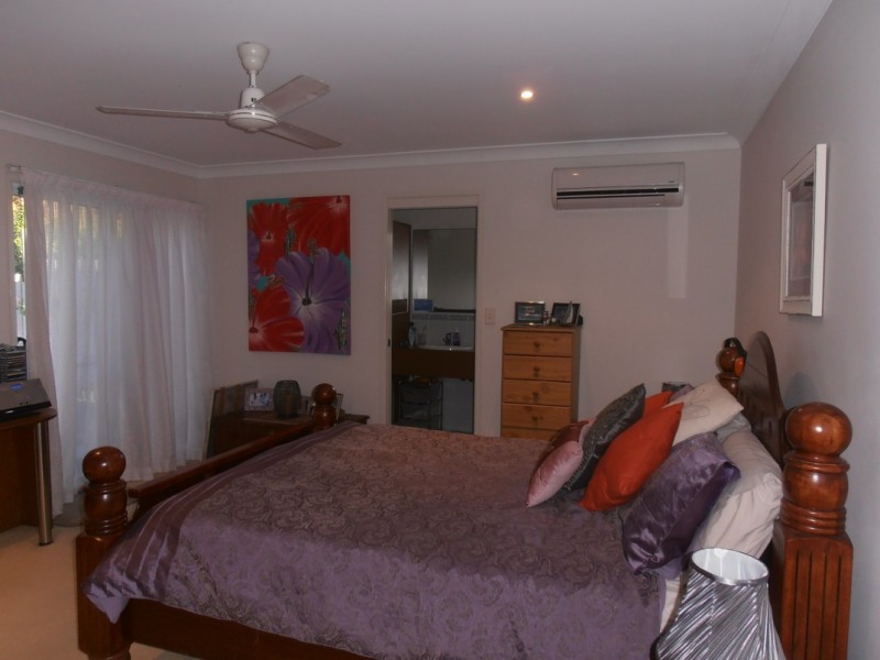 27 Beachside Place, Shoal Point QLD 4750