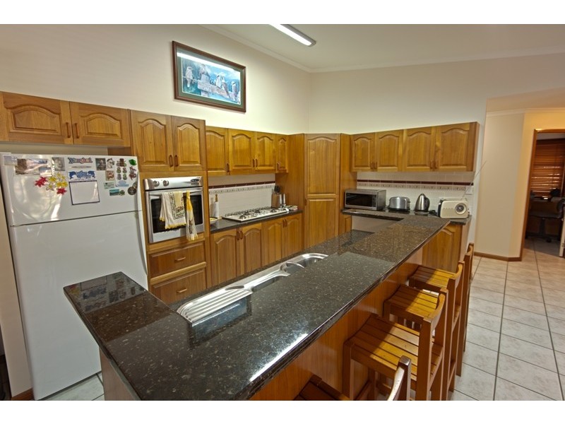 18 Renae Street, Andergrove QLD 4740