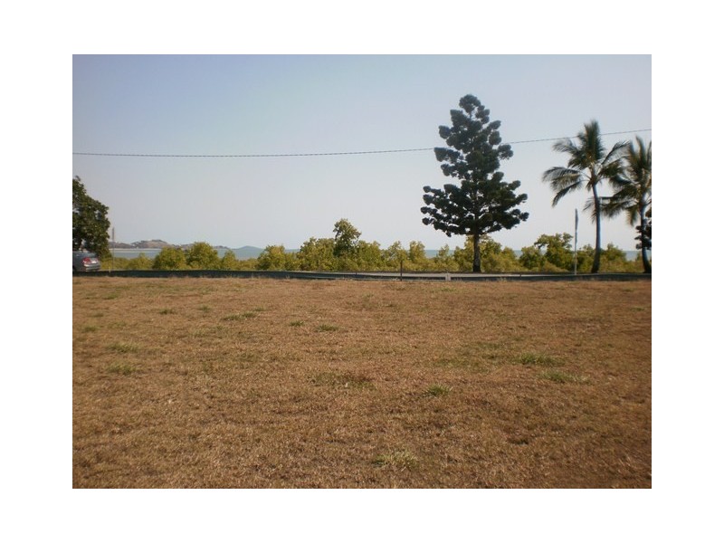 17 Slade Esplanade, Slade Point QLD 4740