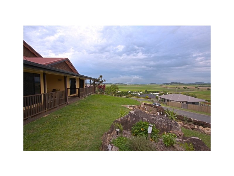 6 Essex Court, Rural View QLD 4740